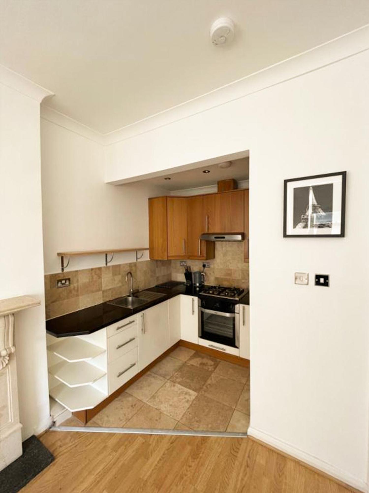 Appartamento Two Bed Minutes From Hammersmith Londra
